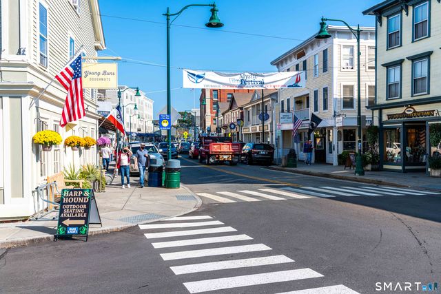 19 Pearl Street, Groton, CT 06355