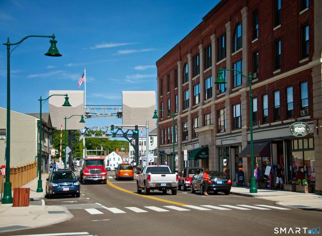 19 Pearl Street, Groton, CT 06355