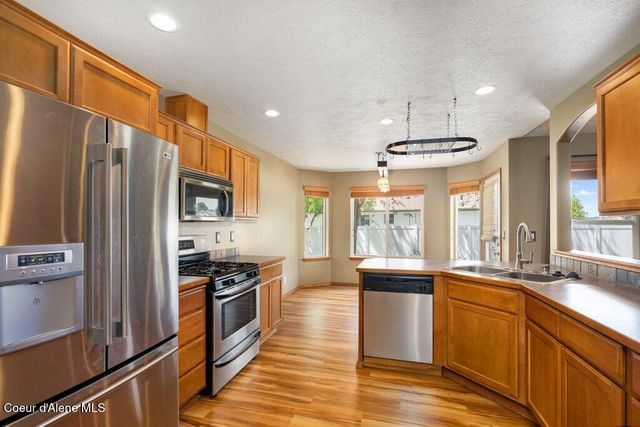 8903 N Newcastle LN, Hayden, ID 83835