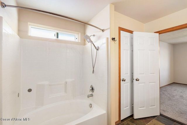 8903 N Newcastle LN, Hayden, ID 83835