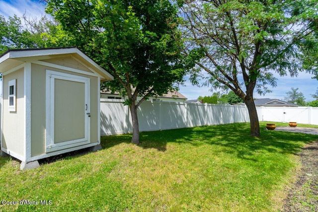 8903 N Newcastle LN, Hayden, ID 83835