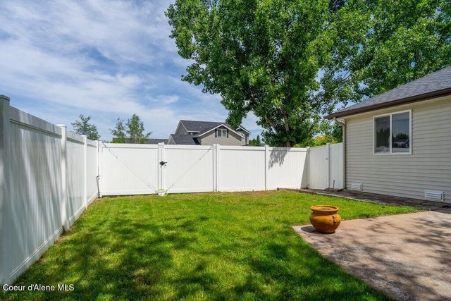 8903 N Newcastle LN, Hayden, ID 83835