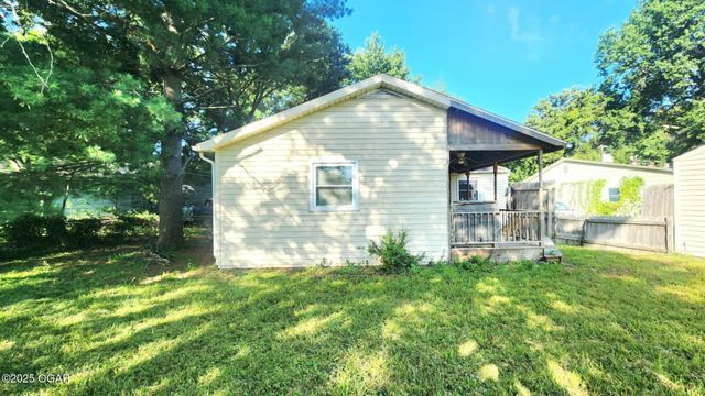 452 Fieldcrest Drive, Pittsburg, KS 66762