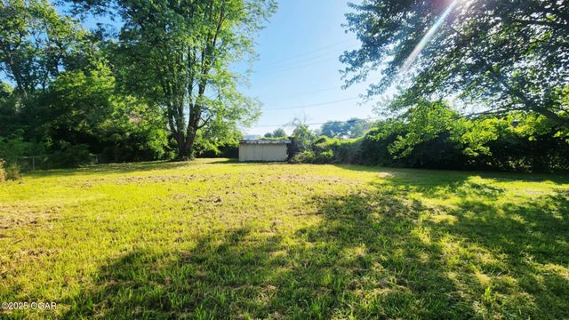 452 Fieldcrest Drive, Pittsburg, KS 66762