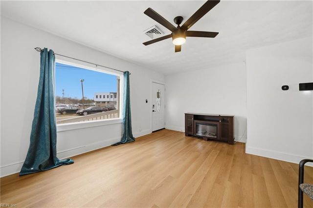 122 Grant ST, Chesapeake, VA 23320