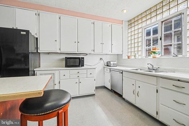231 E MAIN ST, Palmyra, PA 17078