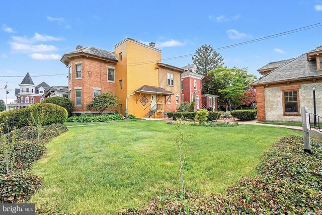 231 E MAIN ST, Palmyra, PA 17078