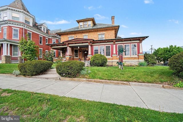 231 E MAIN ST, Palmyra, PA 17078