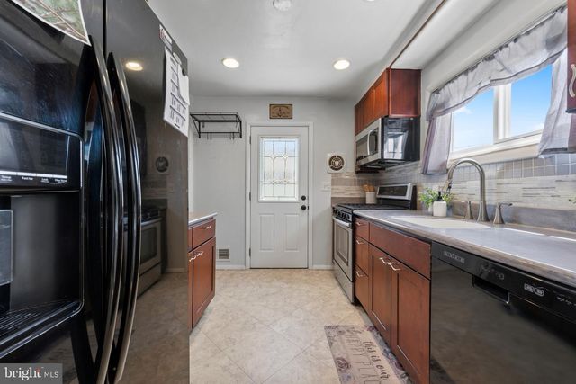 8810 LAKEWOOD RD, Baltimore, MD 21234