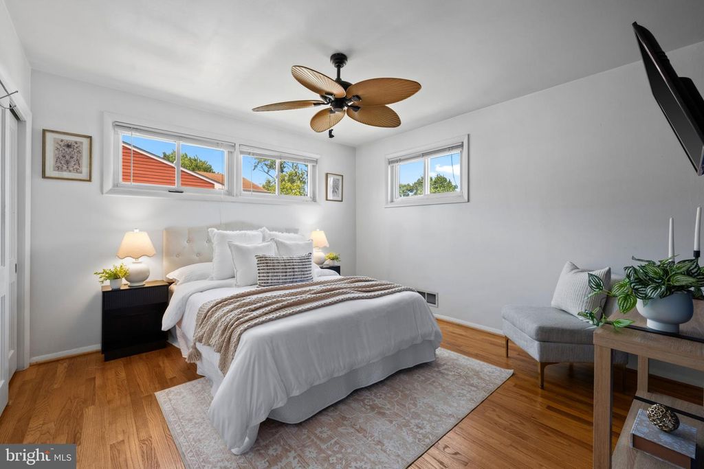 Image 16 of property listing at 8810 LAKEWOOD RD, Baltimore, MD 21234