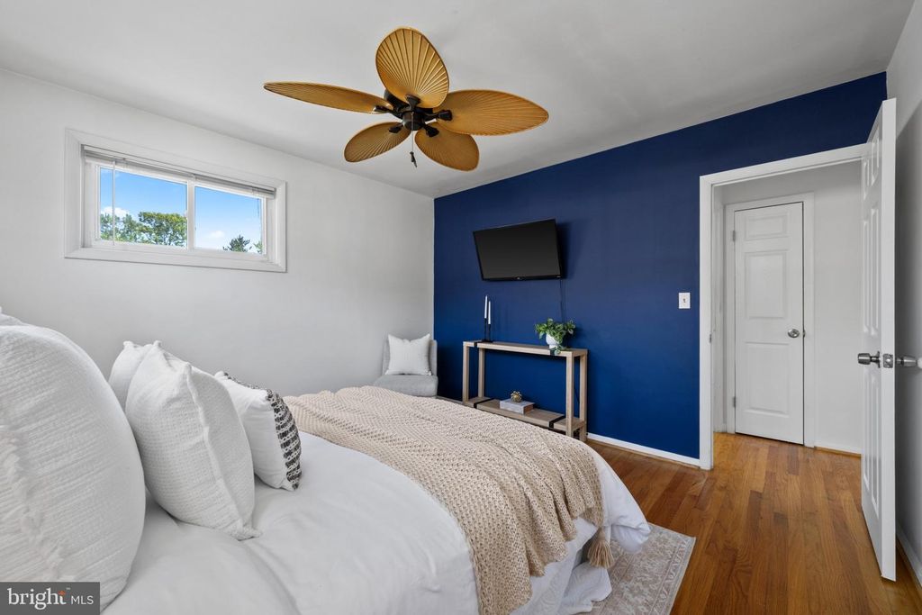 Image 17 of property listing at 8810 LAKEWOOD RD, Baltimore, MD 21234