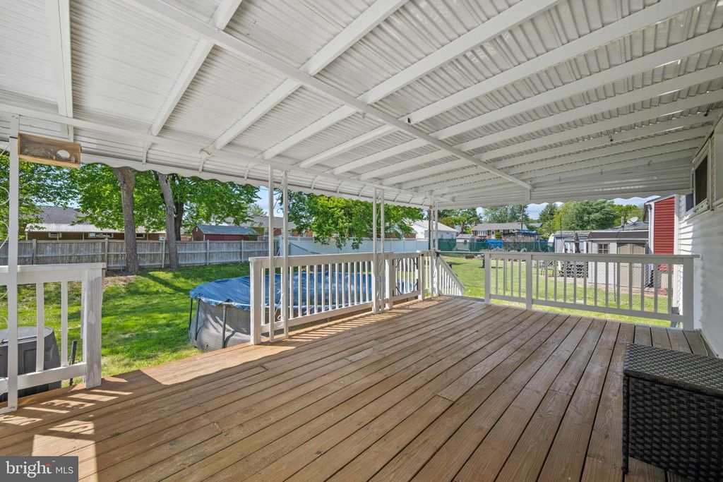 Image 28 of property listing at 8810 LAKEWOOD RD, Baltimore, MD 21234