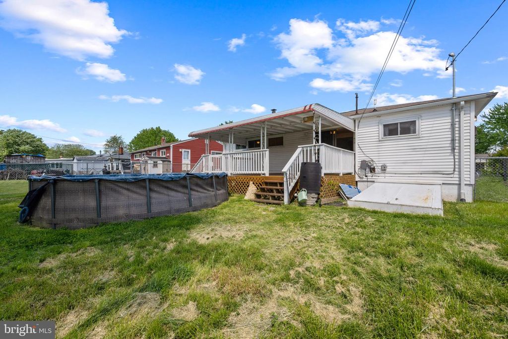 Image 32 of property listing at 8810 LAKEWOOD RD, Baltimore, MD 21234