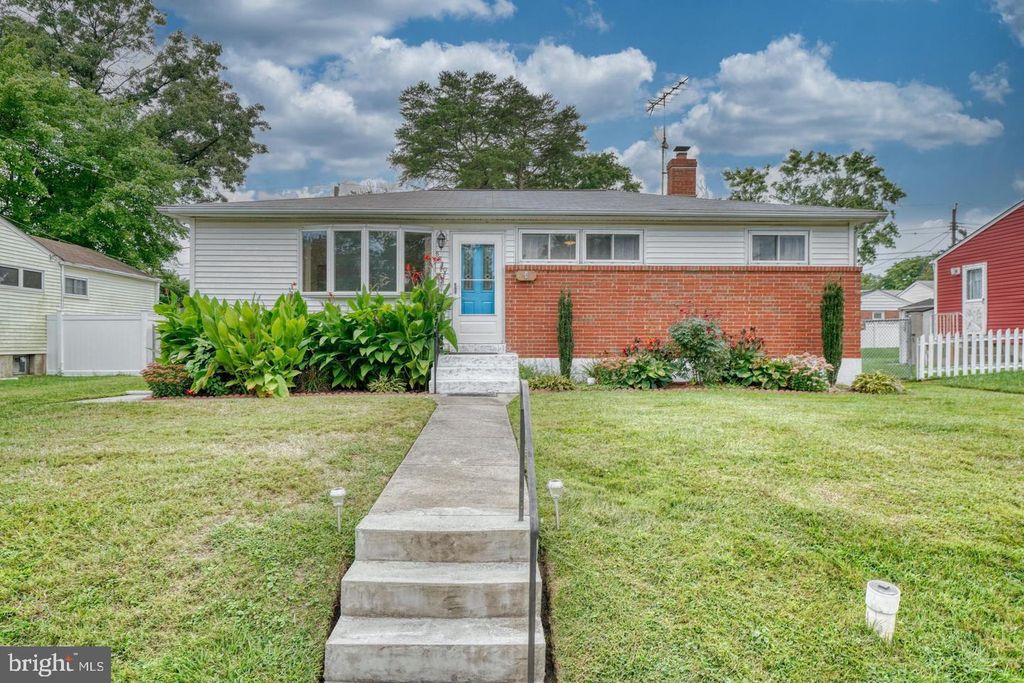 Image 34 of property listing at 8810 LAKEWOOD RD, Baltimore, MD 21234