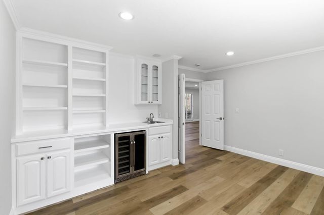 1006 Dunbarton Cir, Sacramento, CA 95825