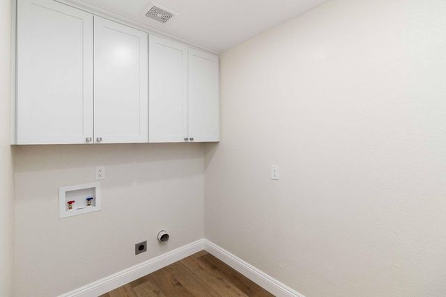 1006 Dunbarton Cir, Sacramento, CA 95825