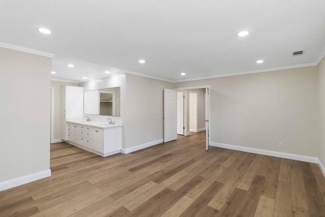 1006 Dunbarton Cir, Sacramento, CA 95825