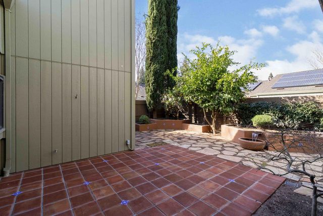 1006 Dunbarton Cir, Sacramento, CA 95825