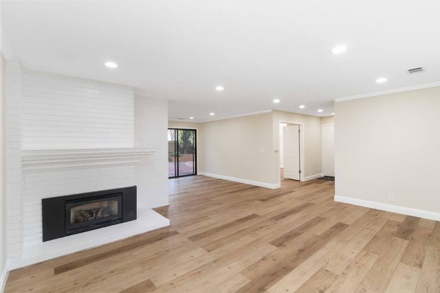 1006 Dunbarton Cir, Sacramento, CA 95825