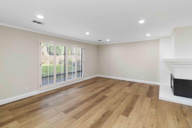 1006 Dunbarton Cir, Sacramento, CA 95825