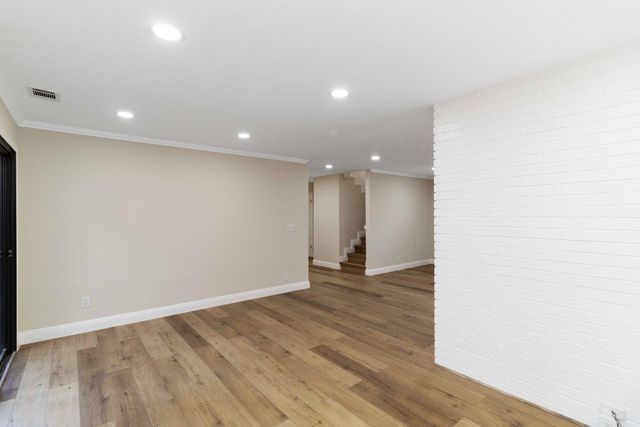 1006 Dunbarton Cir, Sacramento, CA 95825