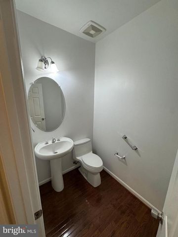 24877 MYERS GLEN PL, Chantilly, VA 20152