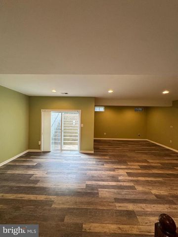 24877 MYERS GLEN PL, Chantilly, VA 20152