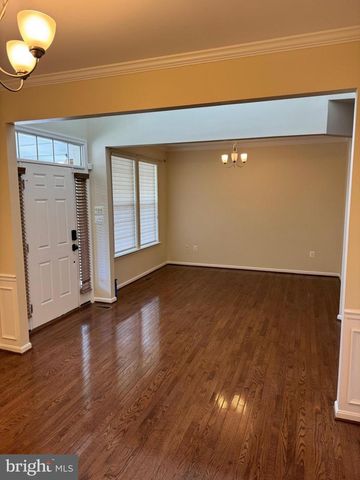 24877 MYERS GLEN PL, Chantilly, VA 20152