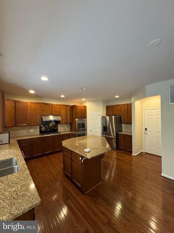 24877 MYERS GLEN PL, Chantilly, VA 20152