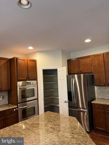 24877 MYERS GLEN PL, Chantilly, VA 20152