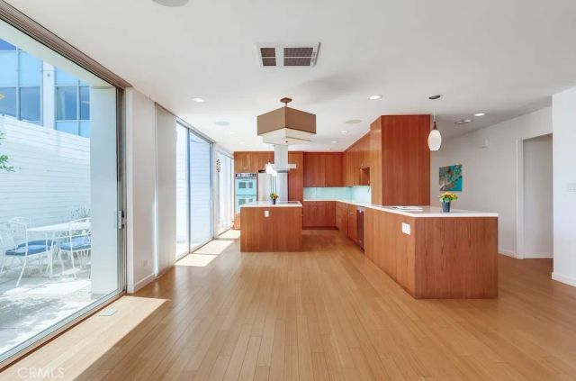 2999 E Ocean Boulevard 120, Long Beach, CA 90803