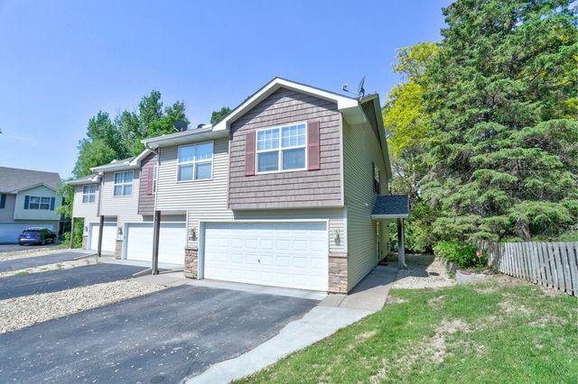 2054 Shryer Court E, North Saint Paul, MN 55109
