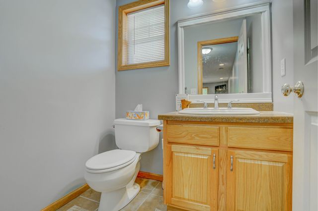2054 Shryer Court E, North Saint Paul, MN 55109
