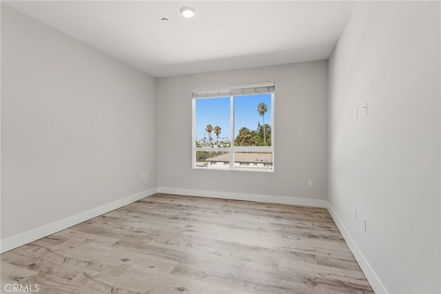 5820 La Mirada Avenue 302, Hollywood, CA 90038