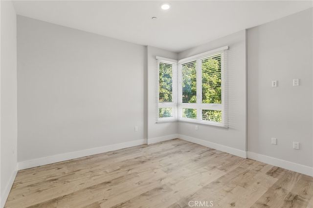 5820 La Mirada Avenue 302, Hollywood, CA 90038