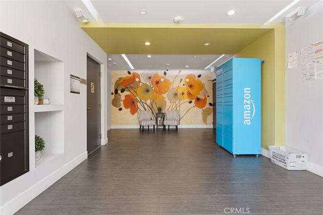 5820 La Mirada Avenue 302, Hollywood, CA 90038