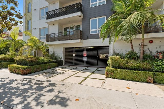 5820 La Mirada Avenue 302, Hollywood, CA 90038