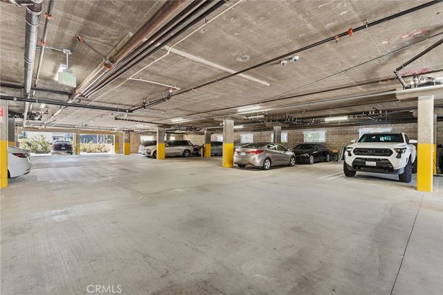 5820 La Mirada Avenue 302, Hollywood, CA 90038