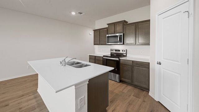 2207 Peregrine Way, Crandall, TX 75114