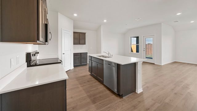 2207 Peregrine Way, Crandall, TX 75114