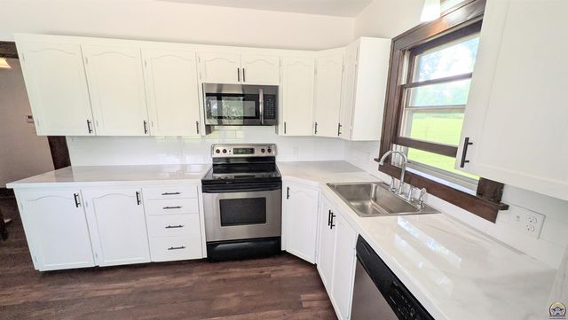 1830 E 6th Ave, Emporia, KS 66801