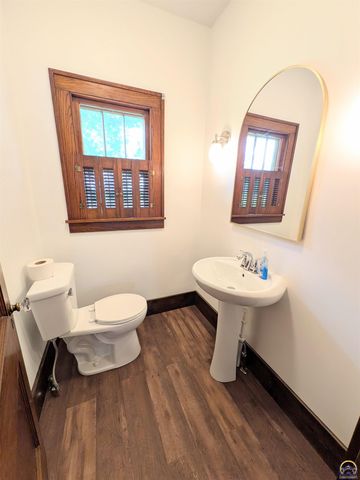 1830 E 6th Ave, Emporia, KS 66801