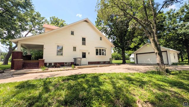1830 E 6th Ave, Emporia, KS 66801