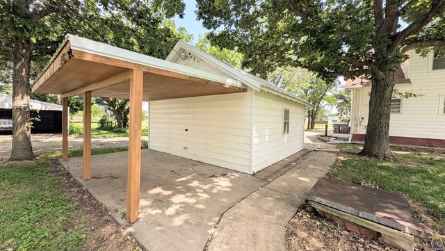 1830 E 6th Ave, Emporia, KS 66801