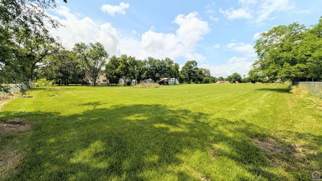 1830 E 6th Ave, Emporia, KS 66801