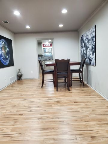 7422-7424 Walling Lane, Dallas, TX 75231