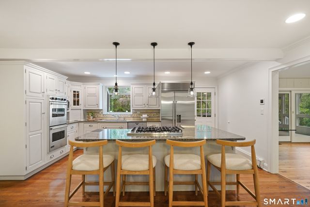 3 Hedgerow Common, Weston, CT 06883