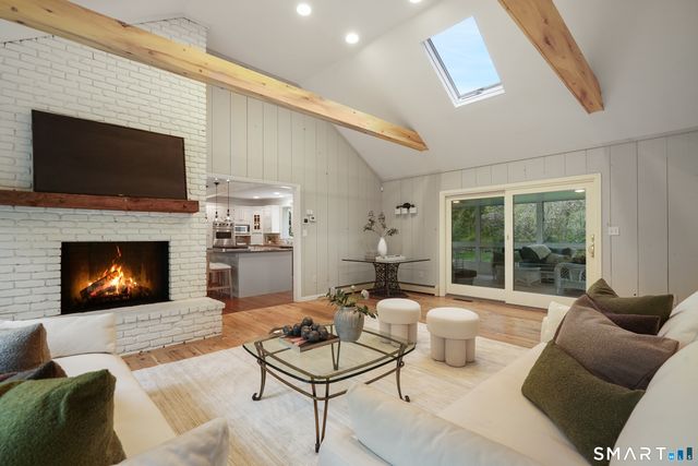 3 Hedgerow Common, Weston, CT 06883