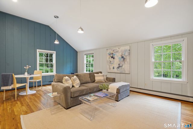 3 Hedgerow Common, Weston, CT 06883