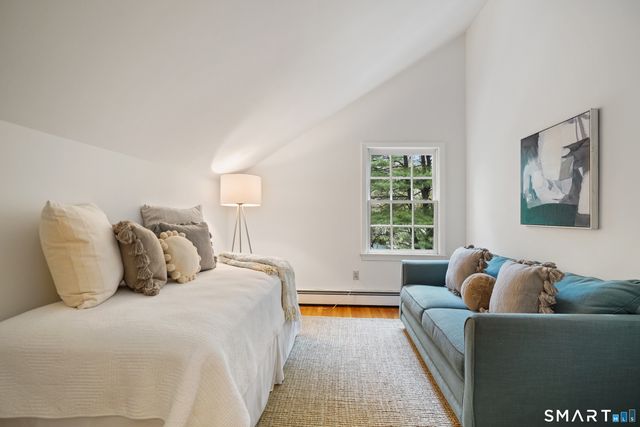 3 Hedgerow Common, Weston, CT 06883